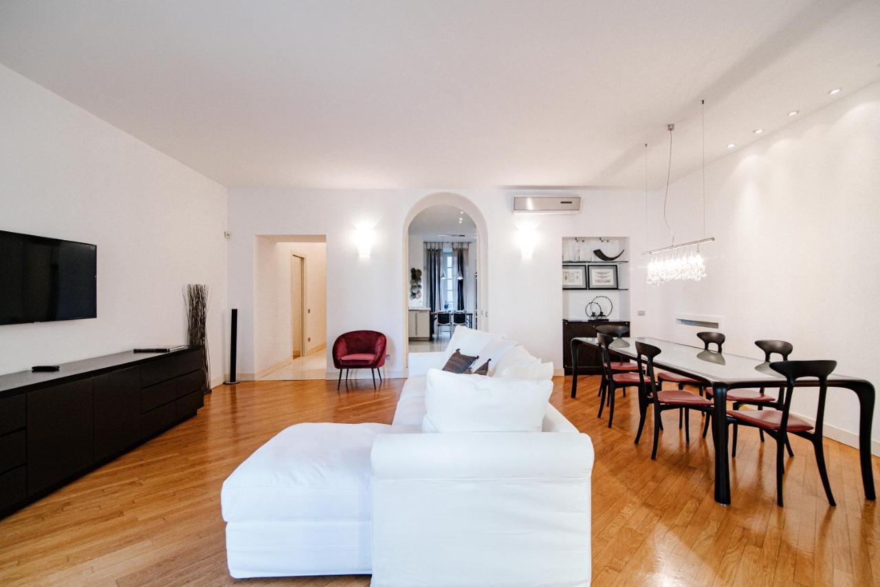 Апартаменты La Finestra Sul Duomo - The House Of Travelers Комо Экстерьер фото